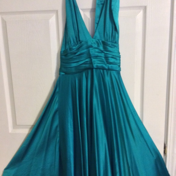 Green Halter Dress - Picture 2 of 5